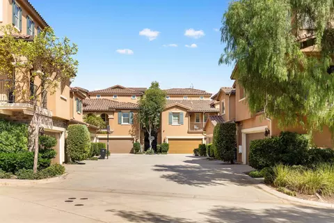 8528 Old Stonefield Chase, San Diego, CA 92127