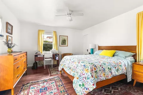 Bedroom - 5611 Beaumont Ave, La Jolla, CA 92037 photo 1 of 4