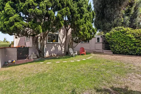 Exterior - 5611 Beaumont Ave, La Jolla, CA 92037 photo 10 of 10