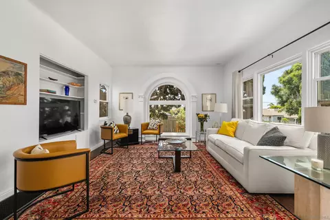 Living - 5611 Beaumont Ave, La Jolla, CA 92037 photo 1 of 3