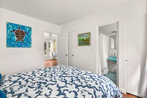 Bedroom - 5611 Beaumont Ave, La Jolla, CA 92037 photo 4 of 4