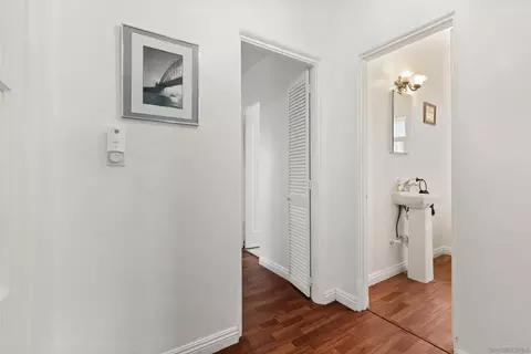 Entry Way - 5611 Beaumont Ave, La Jolla, CA 92037 photo 1 of 1