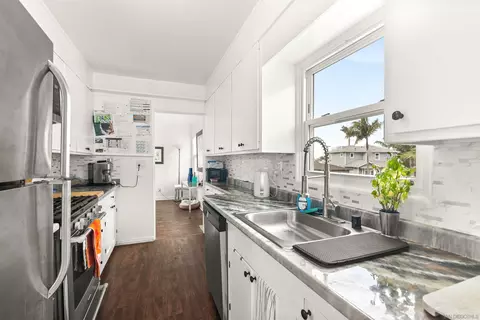 Kitchen - 5611 Beaumont Ave, La Jolla, CA 92037 photo 2 of 2