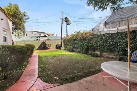 Exterior - 5611 Beaumont Ave, La Jolla, CA 92037 photo 7 of 10