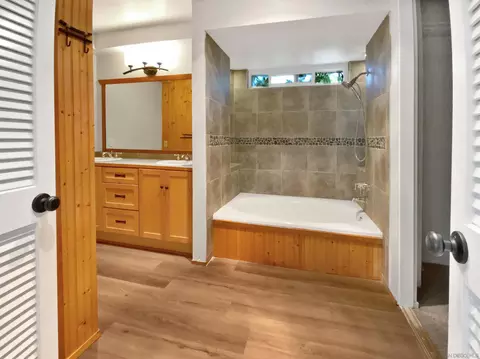 Bath - 17759 Saint Andrews Dr, Poway, CA 92064 photo 2 of 5