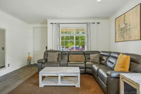 Living - 5058 Lake Circle Rd, Fallbrook, CA 92028 photo 3 of 4