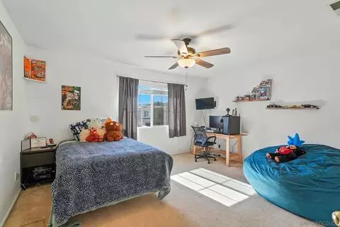 Bedroom - 5058 Lake Circle Rd, Fallbrook, CA 92028 photo 3 of 5