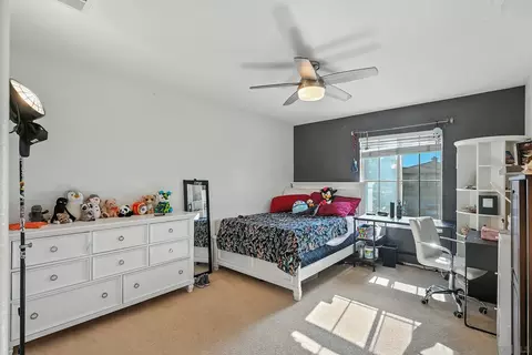 Bedroom - 5058 Lake Circle Rd, Fallbrook, CA 92028 photo 4 of 5