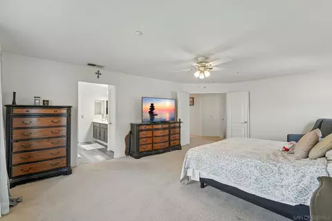 Bedroom - 5058 Lake Circle Rd, Fallbrook, CA 92028 photo 2 of 5