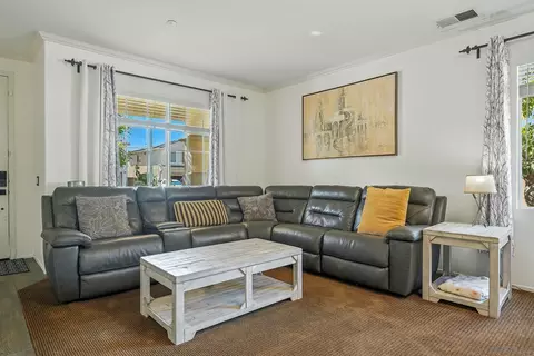 Living - 5058 Lake Circle Rd, Fallbrook, CA 92028 photo 4 of 4