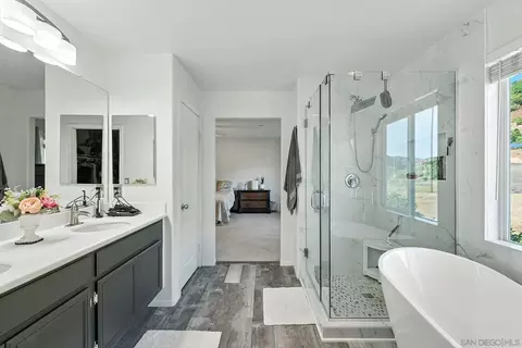 Bath - 5058 Lake Circle Rd, Fallbrook, CA 92028 photo 1 of 5