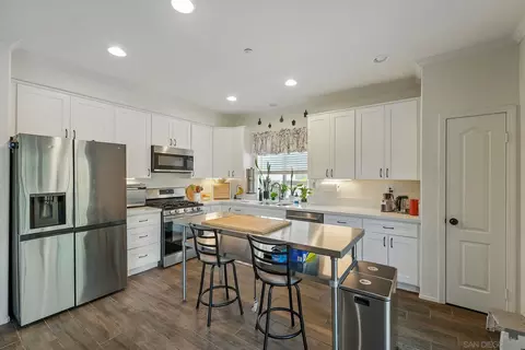 Kitchen - 5058 Lake Circle Rd, Fallbrook, CA 92028 photo 1 of 4