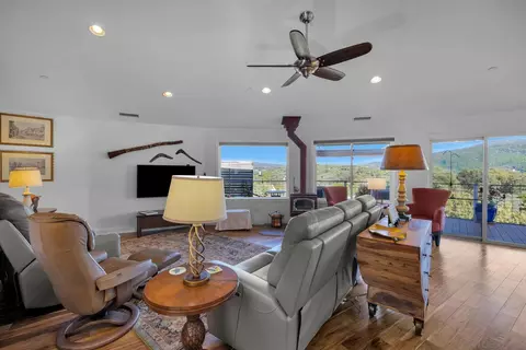 Living - 4667 Luneta View Rd, Julian, CA 92036 photo 2 of 6