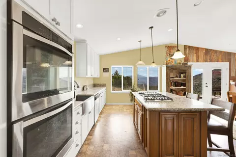 Kitchen - 20885 Daum Rd, Jamul, CA 91935 photo 4 of 5