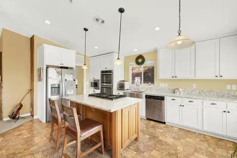 Kitchen - 20885 Daum Rd, Jamul, CA 91935 photo 1 of 5