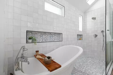 Bath - 1448 Forest Ave, Carlsbad, CA 92008 photo 5 of 6