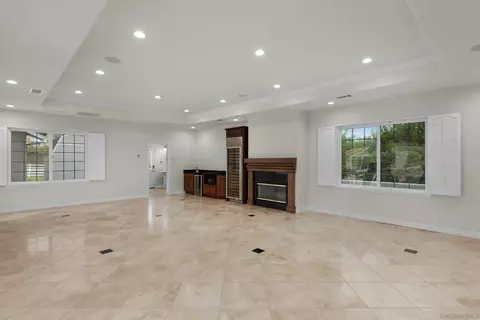 Living - 31125 Pauba Rd, Temecula, CA 92592 photo 6 of 7