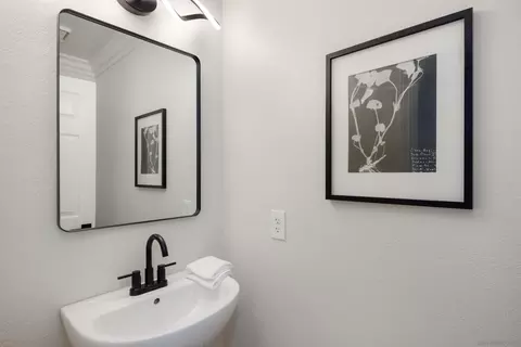 Bath - 31125 Pauba Rd, Temecula, CA 92592 photo 4 of 8