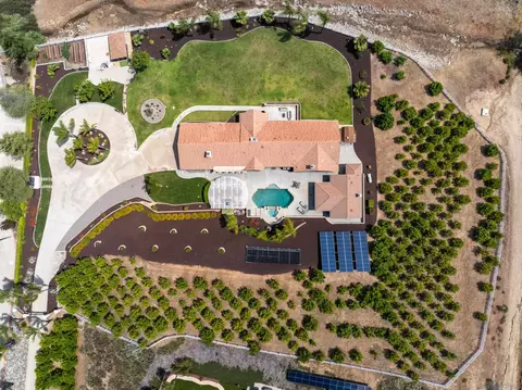 View/Area - 31125 Pauba Rd, Temecula, CA 92592 photo 3 of 4