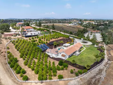 View/Area - 31125 Pauba Rd, Temecula, CA 92592 photo 2 of 4