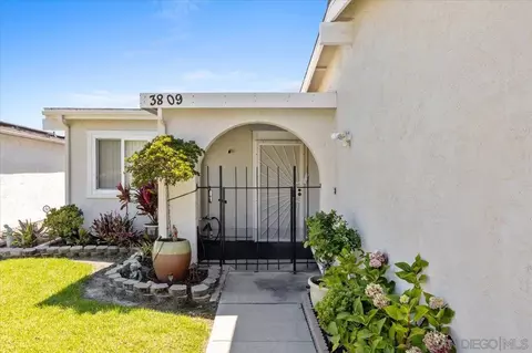3809 Oregano, Oceanside, CA 92057 photo 2