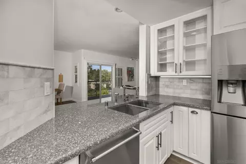 Kitchen - 8595 Via Mallorca #D, La Jolla, CA 92037 photo 3 of 3