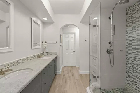 Bath - 8595 Via Mallorca #D, La Jolla, CA 92037 photo 3 of 4