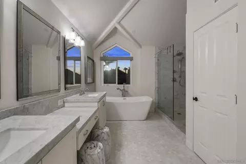 Bath - 55 Spinnaker Way, Coronado, CA 92118 photo 3 of 4