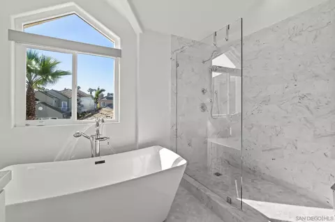 Bath - 55 Spinnaker Way, Coronado, CA 92118 photo 2 of 4