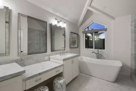 Bath - 55 Spinnaker Way, Coronado, CA 92118 photo 4 of 4