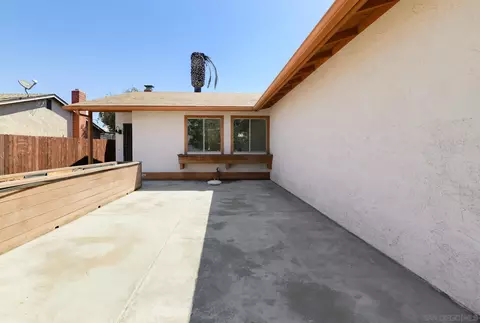 Exterior - 531 Bluffview Rd, Spring Valley, CA 91977 photo 3 of 7