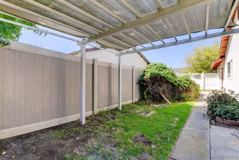 Exterior - 531 Bluffview Rd, Spring Valley, CA 91977 photo 7 of 7