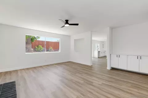 Living - 531 Bluffview Rd, Spring Valley, CA 91977 photo 7 of 10