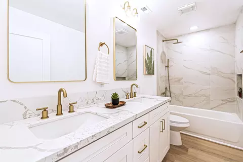 Bath - 4796 Harbinson Ave, La Mesa, CA 91942 photo 4 of 4