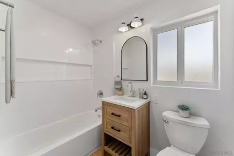 Bath - 526 Osage, Spring Valley, CA 91977 photo 1 of 2