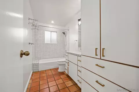 Bath - 615 S Clementine St, Oceanside, CA 92054 photo 3 of 4