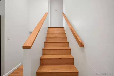 Entry Way - 615 S Clementine St, Oceanside, CA 92054 photo 1 of 1