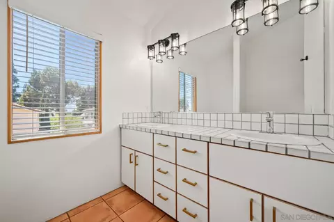 Bath - 615 S Clementine St, Oceanside, CA 92054 photo 1 of 4