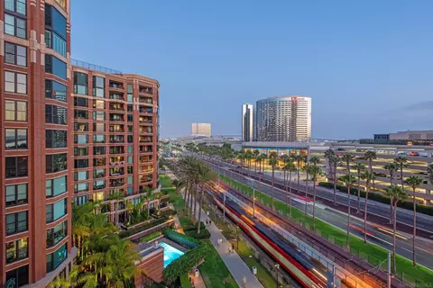 500 W Harbor Dr #804, San Diego, CA 92101