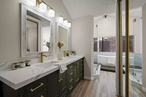 Bath - 10030 Carissa Ln, Spring Valley, CA 91977 photo 1 of 4