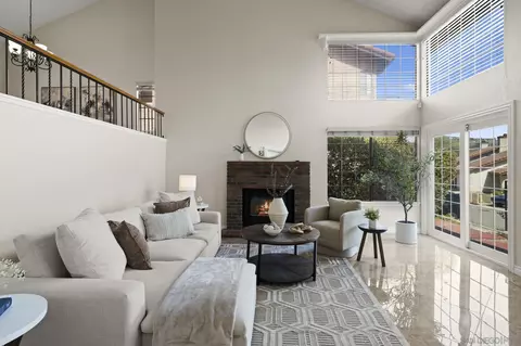 Living - 10030 Carissa Ln, Spring Valley, CA 91977 photo 2 of 5