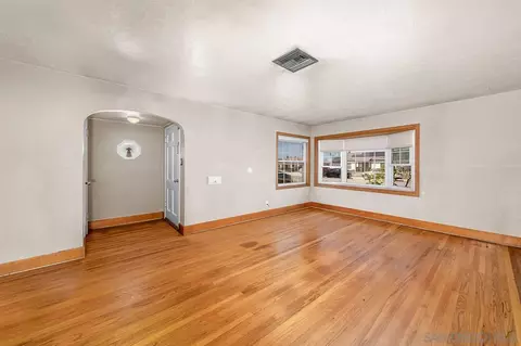 Living - 561 Spruce St, Imperial Beach, CA 91932 photo 1 of 3