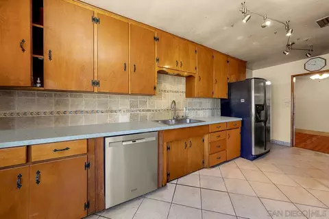 Kitchen - 561 Spruce St, Imperial Beach, CA 91932 photo 1 of 1