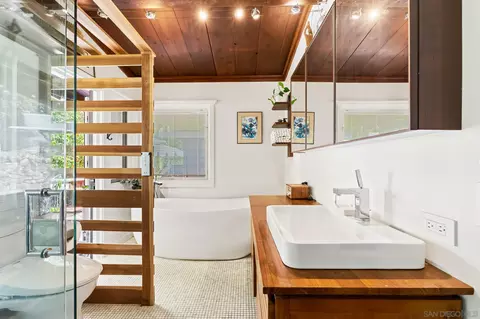 Bath - 144 Ocean View Ave, Del Mar, CA 92014 photo 1 of 7