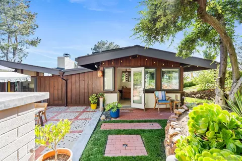 Exterior - 144 Ocean View Ave, Del Mar, CA 92014 photo 4 of 40