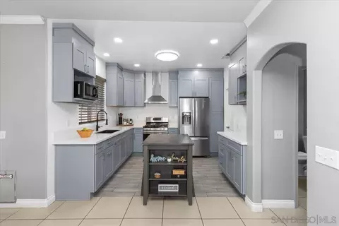 Kitchen - 901 Stoneys Ln, El Cajon, CA 92021 photo 2 of 5