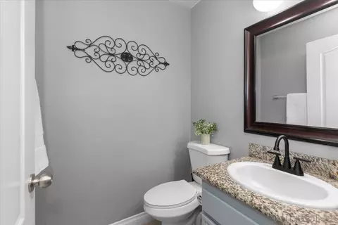 Bath - 901 Stoneys Ln, El Cajon, CA 92021 photo 1 of 4