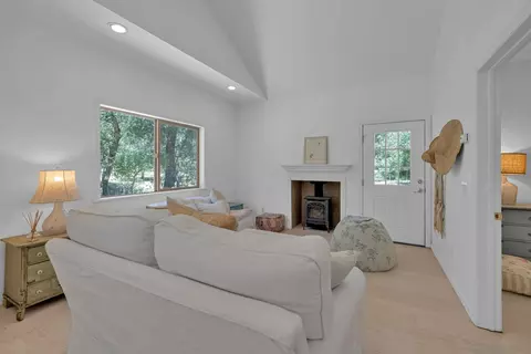 Living - 4756 Glenside Rd, Santa Ysabel, CA 92070 photo 5 of 5