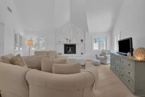 Living - 4756 Glenside Rd, Santa Ysabel, CA 92070 photo 3 of 5