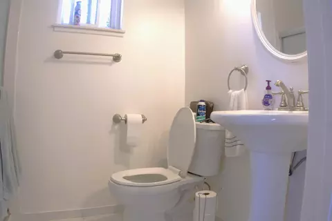 Bath - 1130 Buena Vista Ave, Spring Valley, CA 91977 photo 1 of 3